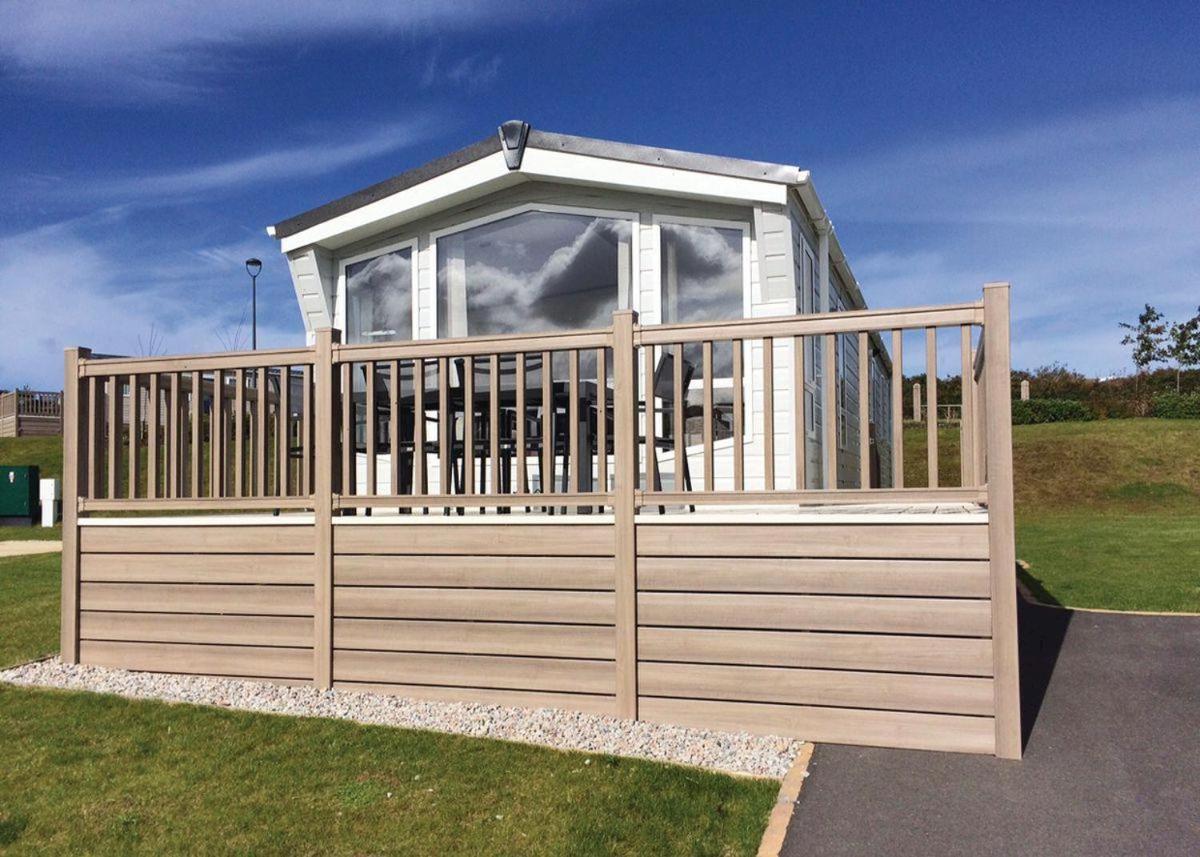 Piran Meadows Resort New Quay Exterior foto