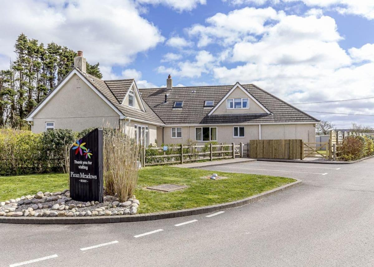 Piran Meadows Resort New Quay Exterior foto